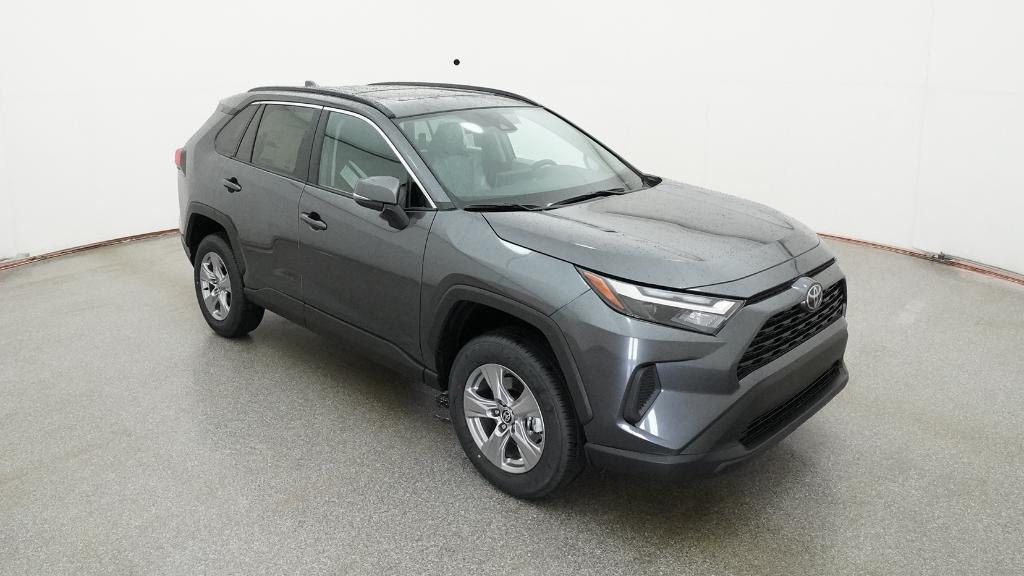2025 Toyota RAV4 XLE photo 29