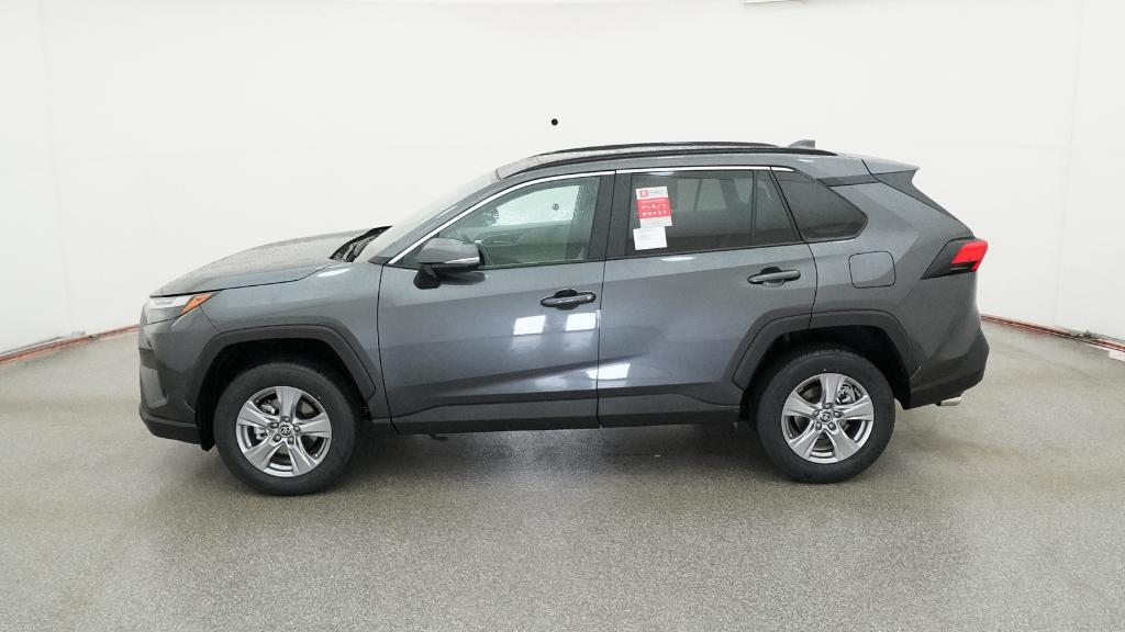 2025 Toyota RAV4 XLE photo 9
