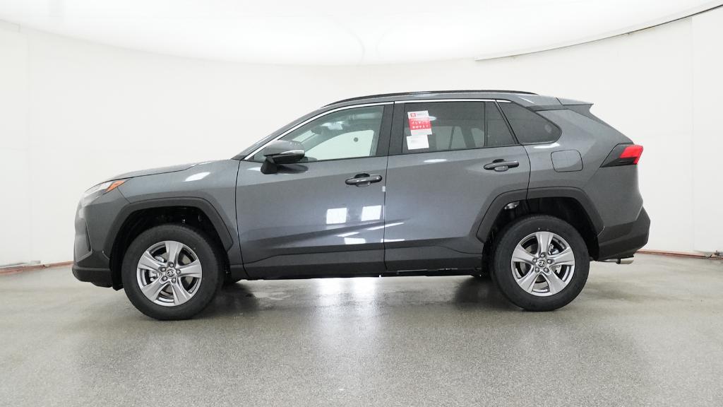 2025 Toyota RAV4 XLE photo 10