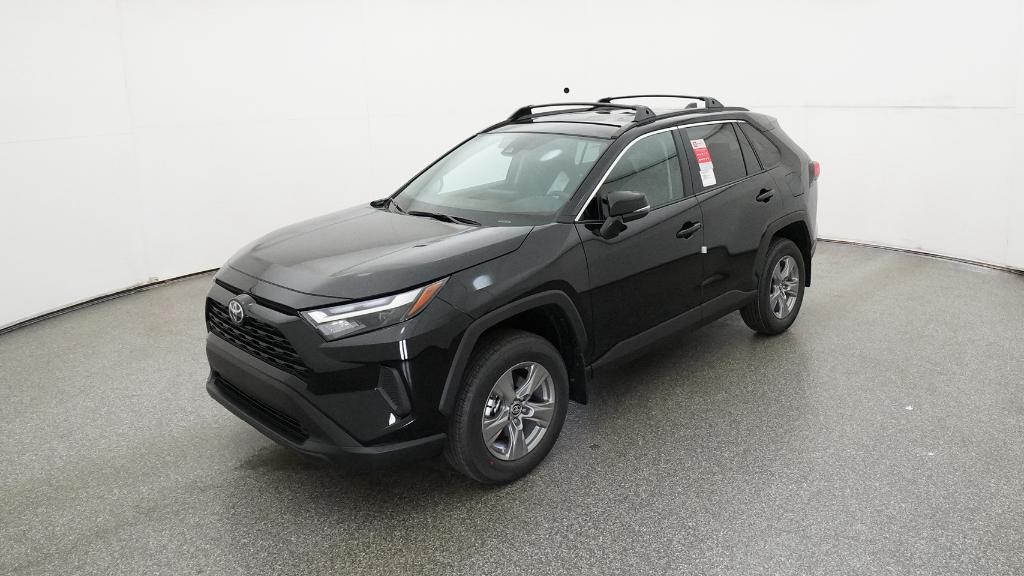 2025 Toyota RAV4 XLE's photo