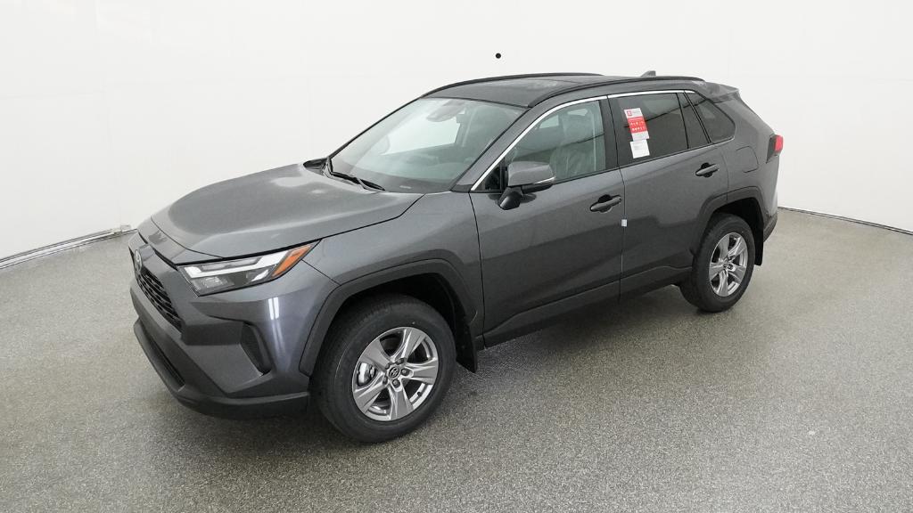 2025 Toyota RAV4 XLE's photo