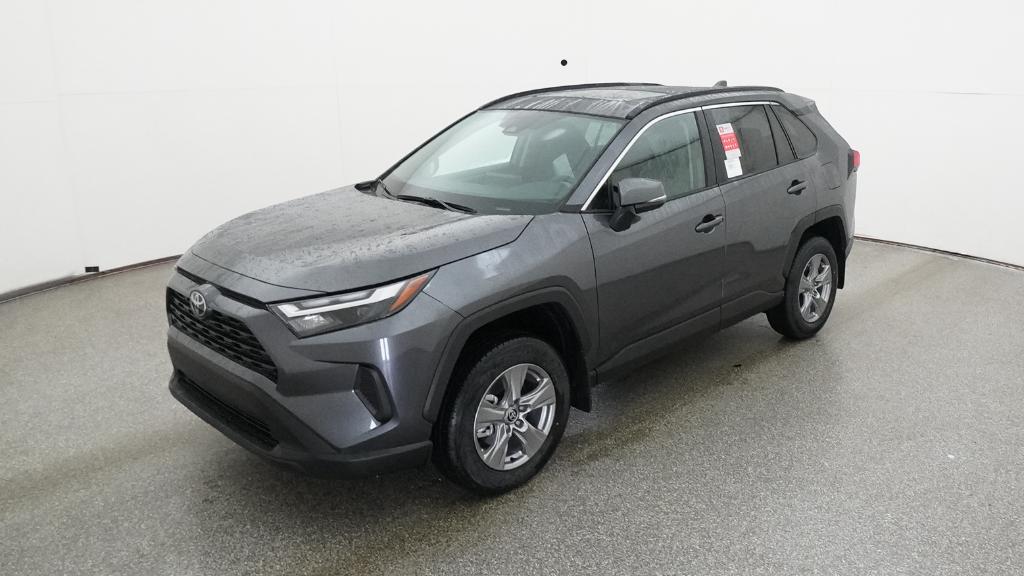 2025 Toyota RAV4 XLE's photo