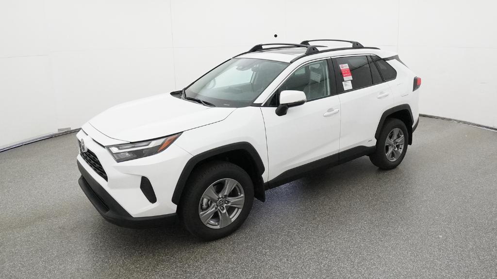 2025 Toyota RAV4 XLE's photo