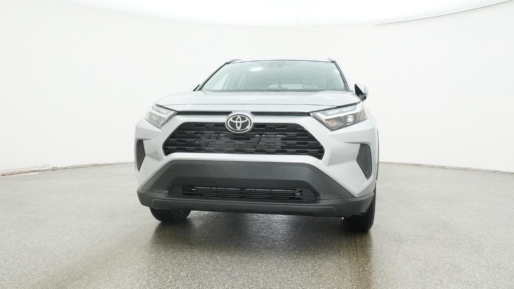 2025 Toyota RAV4 Hybrid XLE photo 3