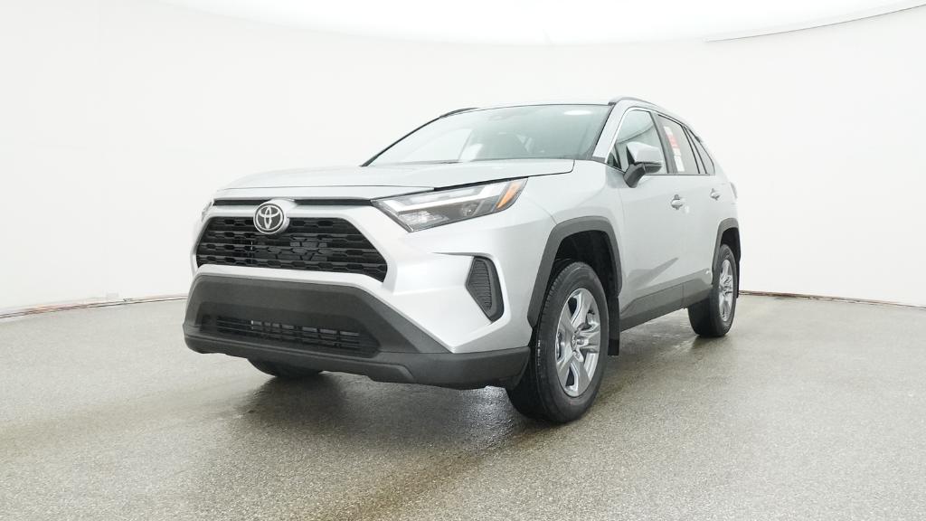 2025 Toyota RAV4 Hybrid XLE photo 4