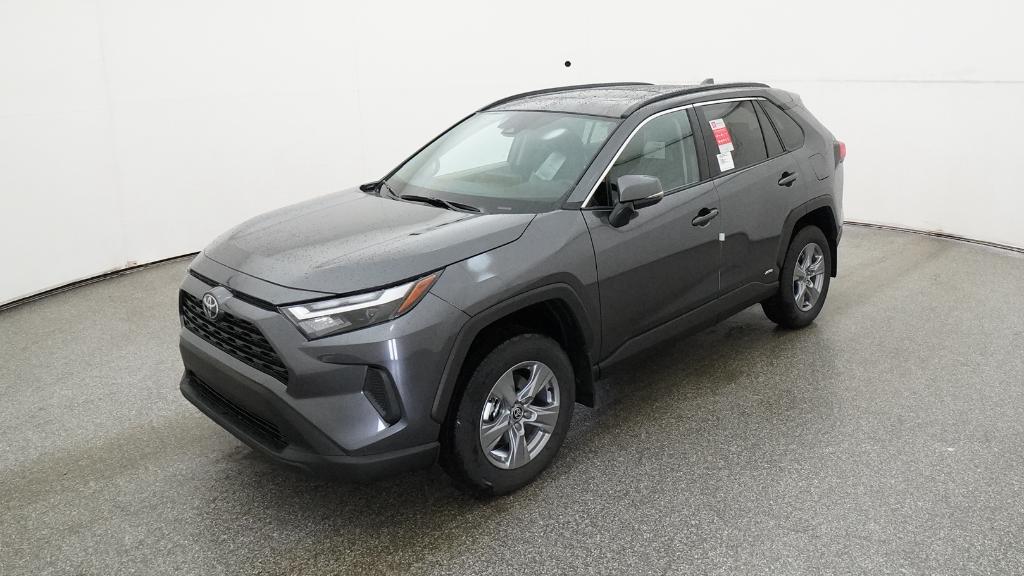 2025 Toyota RAV4 XLE's photo