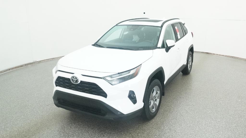 2025 Toyota RAV4 Hybrid XLE photo 3