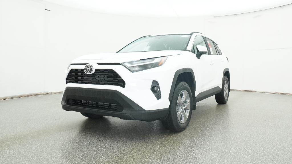 2025 Toyota RAV4 Hybrid XLE photo 2