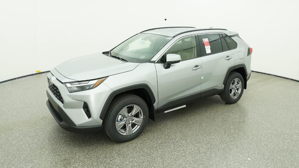 2025 Toyota RAV4 XLE's photo