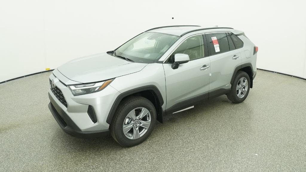 2025 Toyota RAV4 XLE's photo