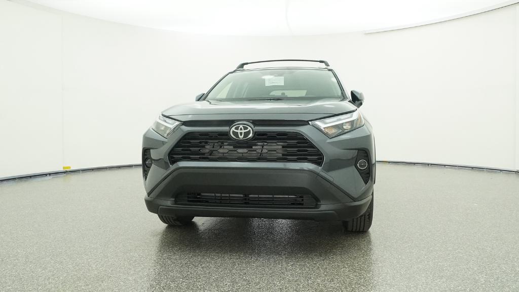 2025 Toyota RAV4 Hybrid XLE photo 2