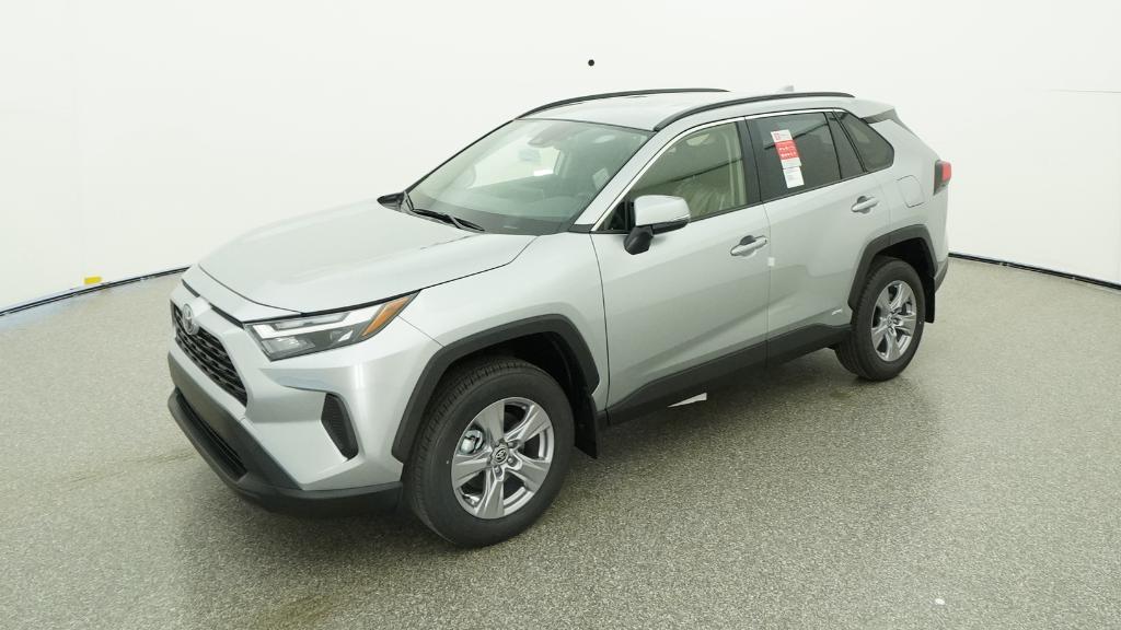 2025 Toyota RAV4 XLE's photo