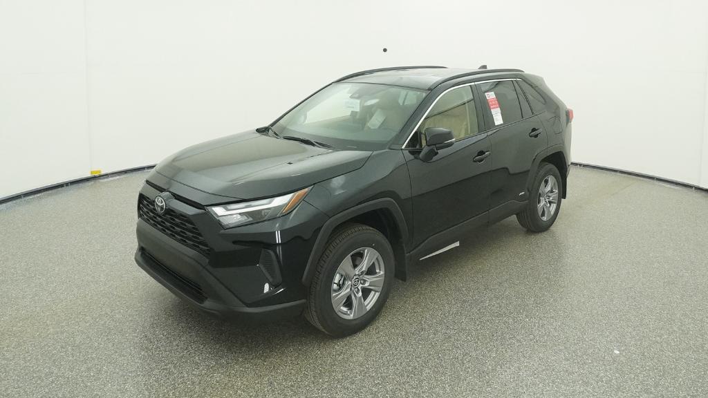 2025 Toyota RAV4 XLE's photo
