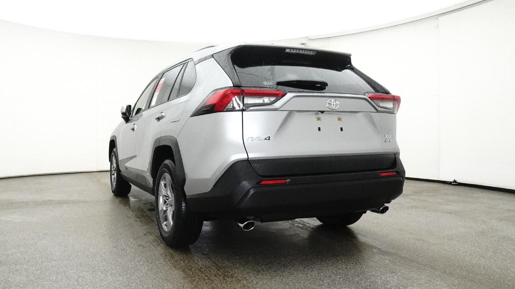 2025 Toyota RAV4 Hybrid XLE photo 14