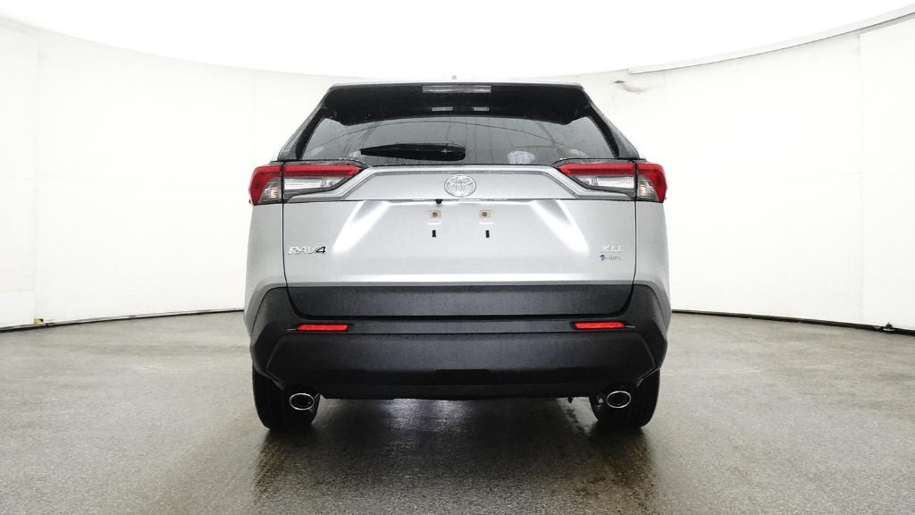 2025 Toyota RAV4 Hybrid XLE photo 16