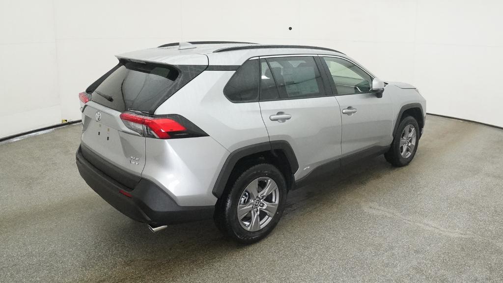 2025 Toyota RAV4 Hybrid XLE photo 21