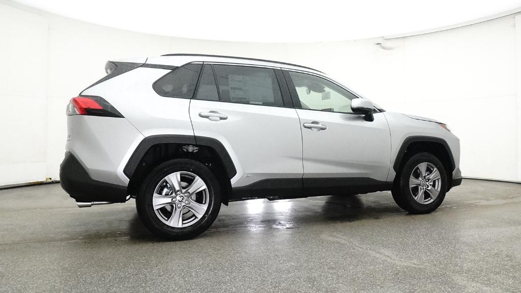 2025 Toyota RAV4 Hybrid XLE photo 22
