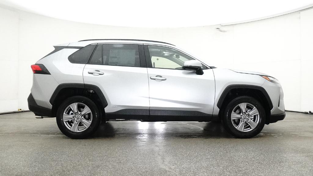 2025 Toyota RAV4 Hybrid XLE photo 25