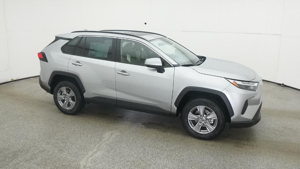 2025 Toyota RAV4 Hybrid XLE photo 26