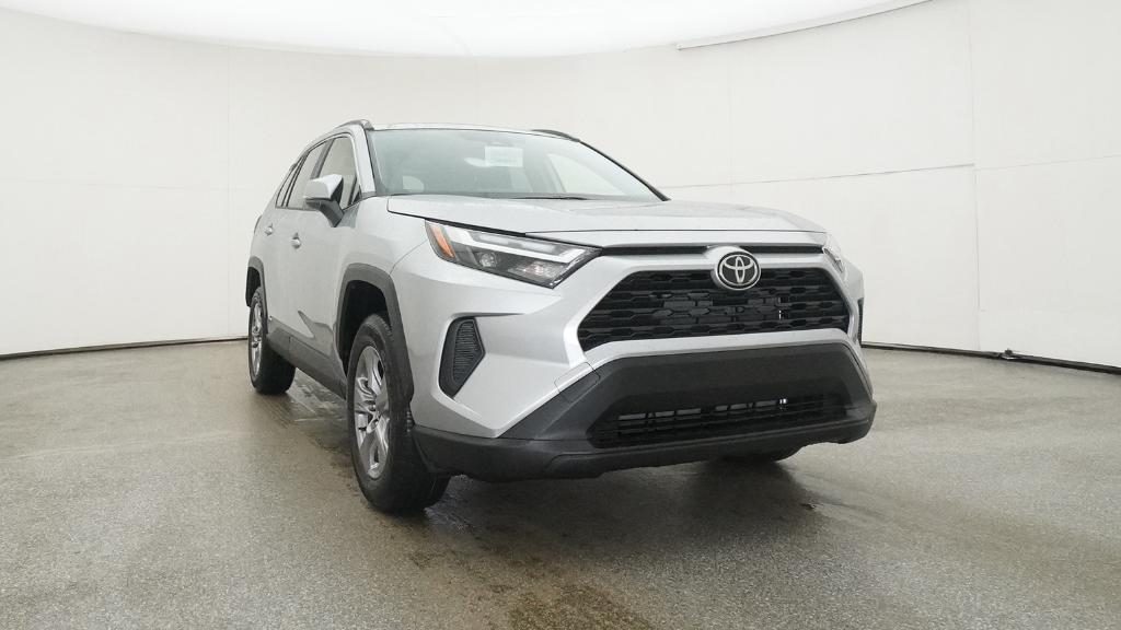 2025 Toyota RAV4 Hybrid XLE photo 30