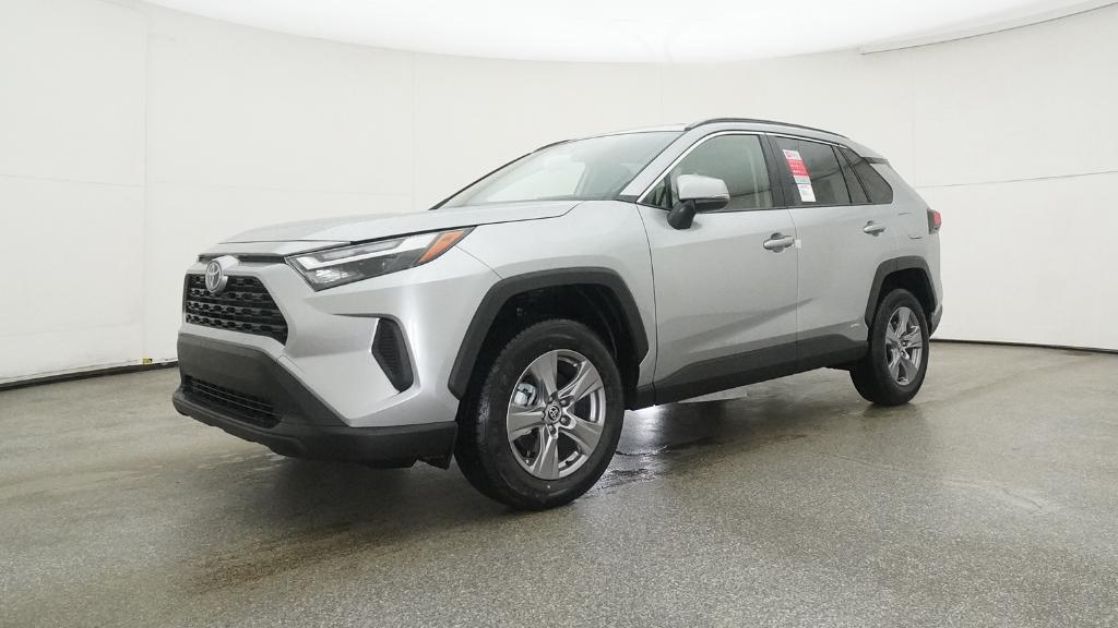 2025 Toyota RAV4 Hybrid XLE photo 5