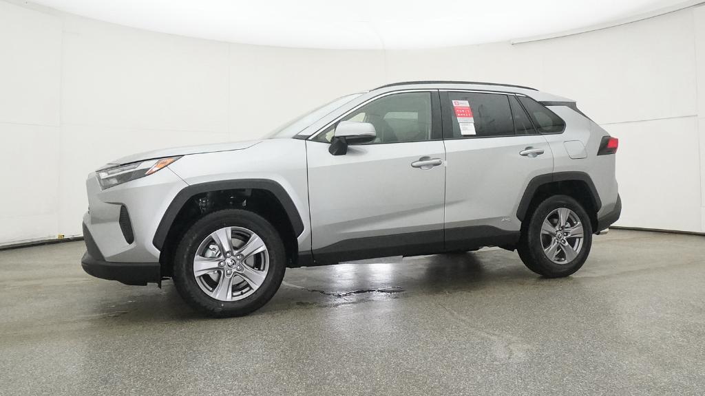2025 Toyota RAV4 Hybrid XLE photo 7