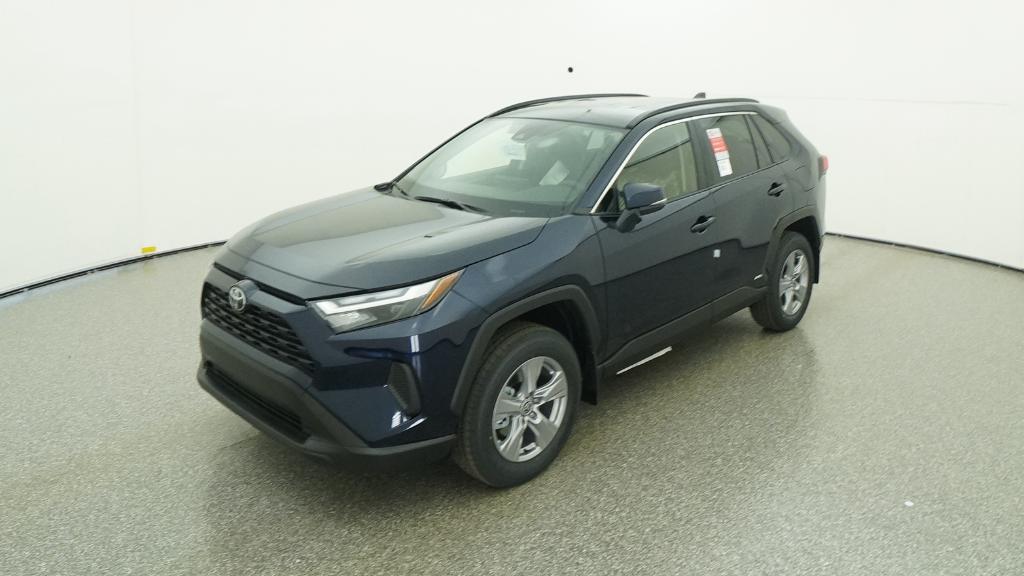 2025 Toyota RAV4 XLE's photo