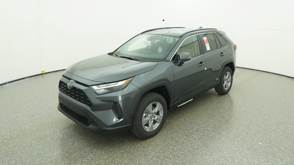 2025 Toyota RAV4 XLE's photo