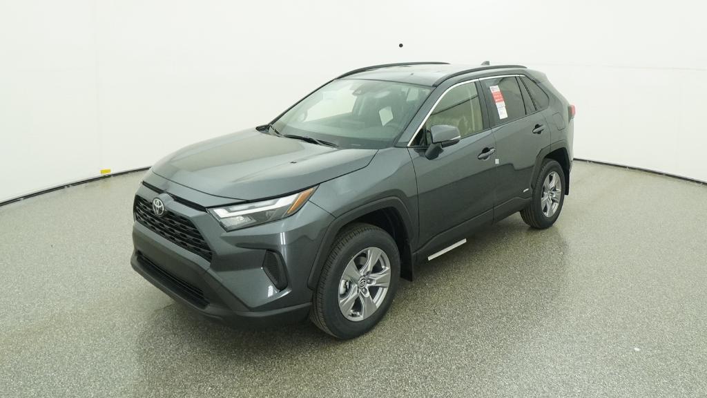 2025 Toyota RAV4 XLE's photo