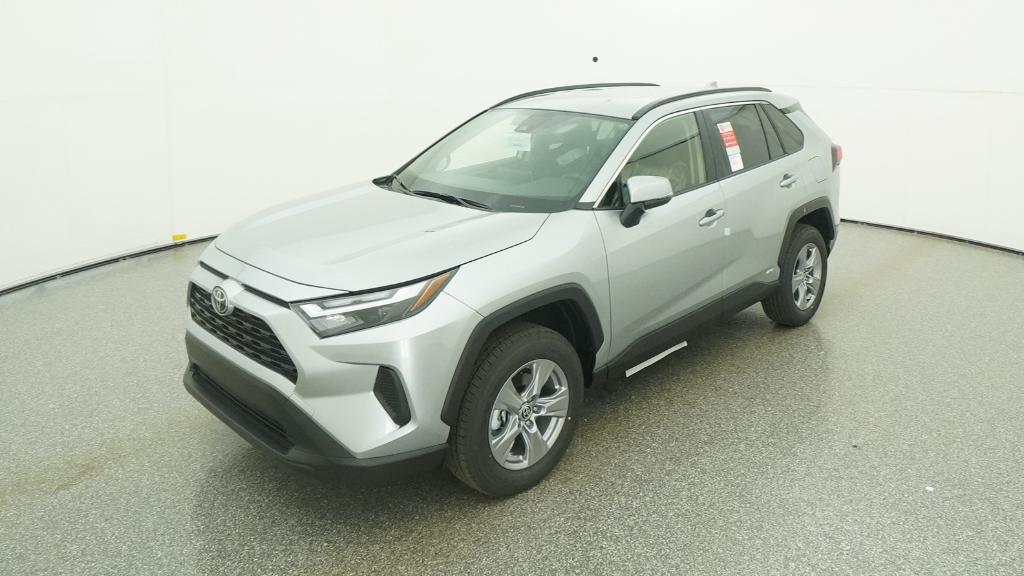 2025 Toyota RAV4 XLE's photo