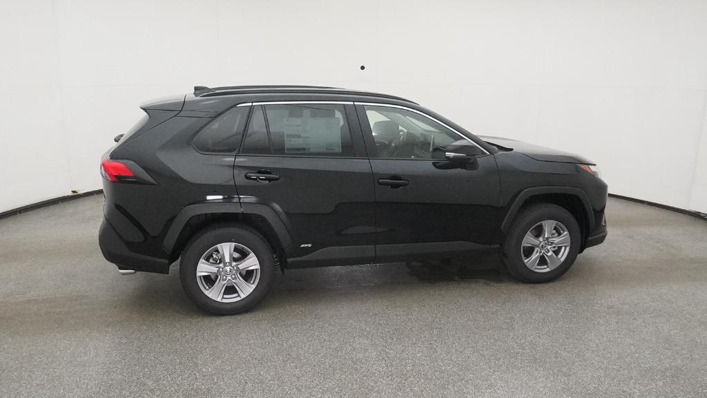 2025 Toyota RAV4 Hybrid XLE photo 9