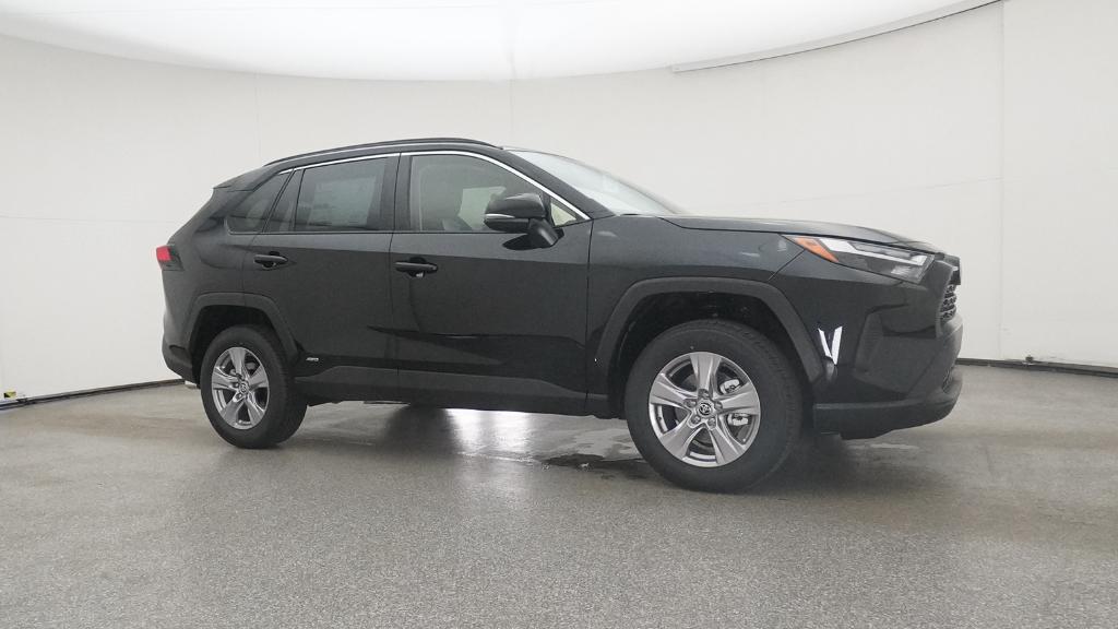 2025 Toyota RAV4 Hybrid XLE photo 21