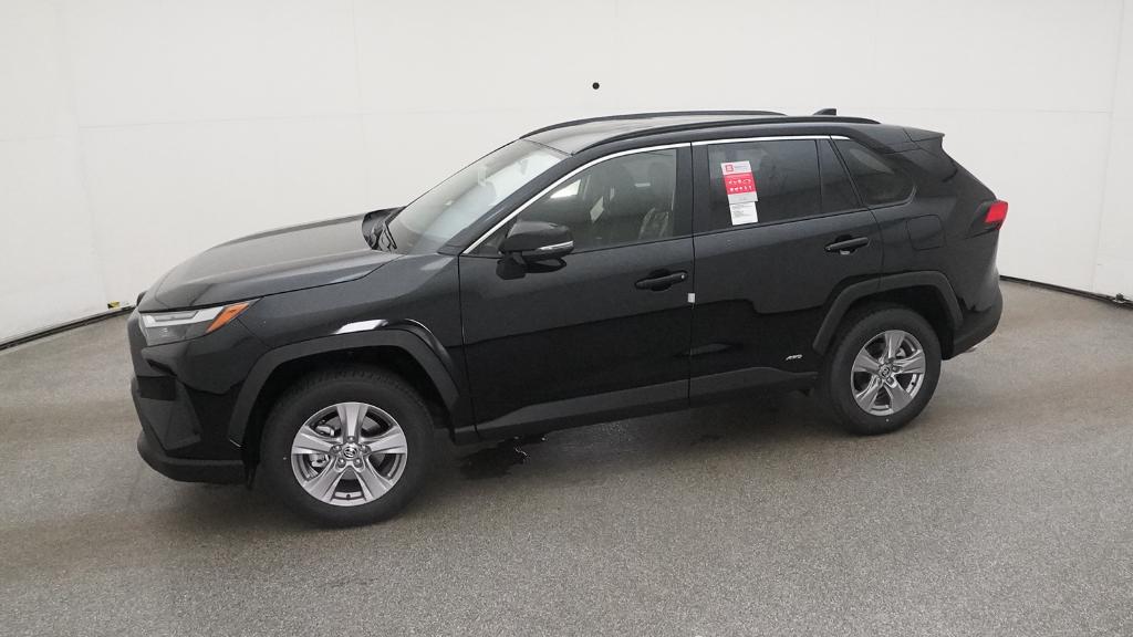 2025 Toyota RAV4 Hybrid XLE photo 11
