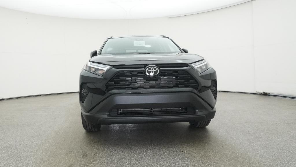 2025 Toyota RAV4 Hybrid XLE photo 3