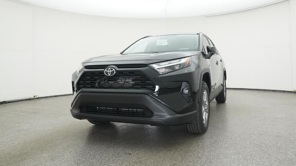 2025 Toyota RAV4 Hybrid XLE photo 4