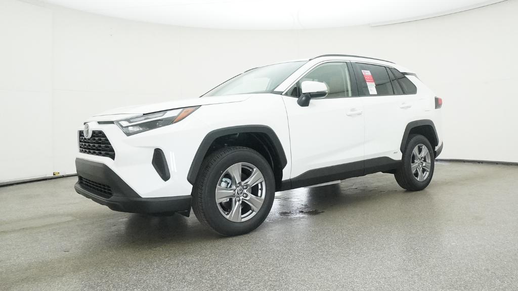 2025 Toyota RAV4 Hybrid XLE photo 3