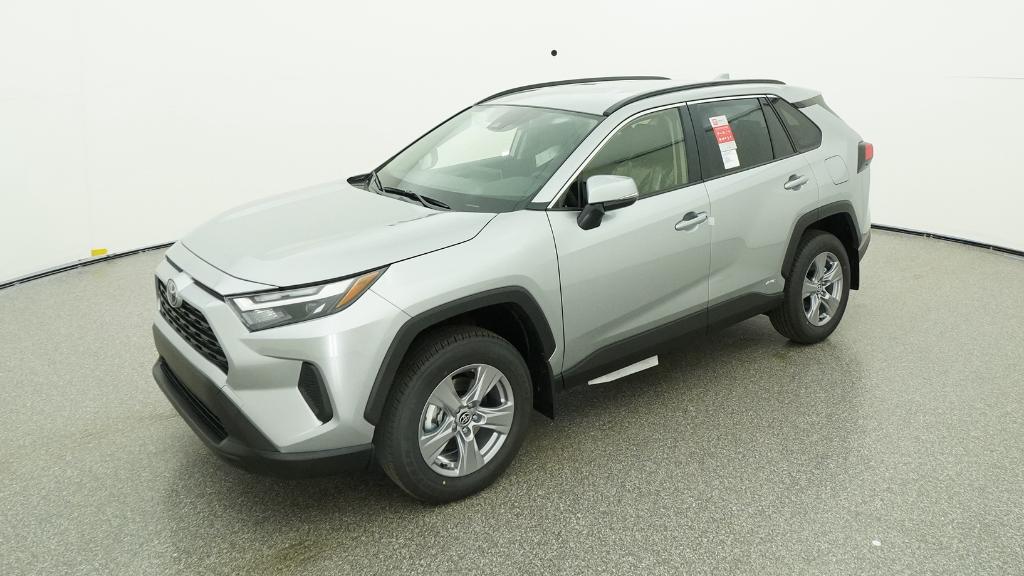 2025 Toyota RAV4 XLE's photo