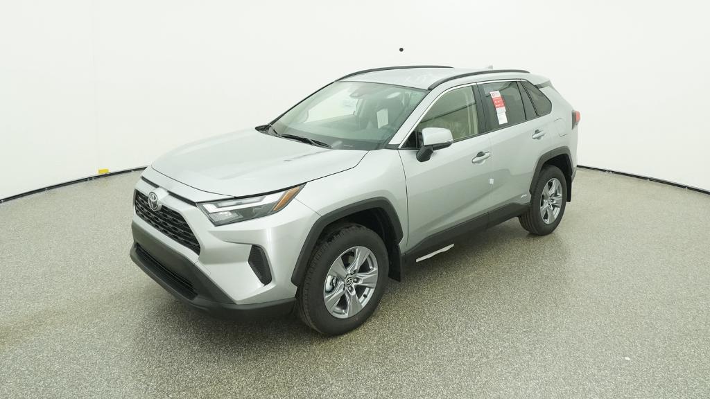 2025 Toyota RAV4 XLE's photo