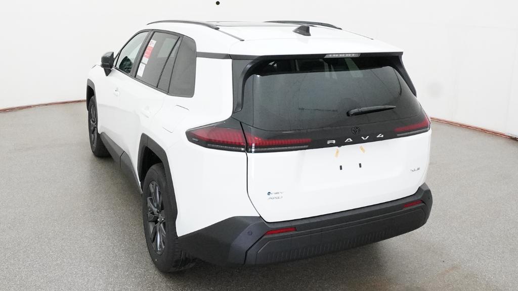 New 2026 Ice Cap Toyota XLE Premium image 13