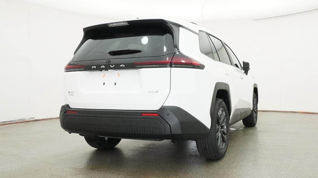 New 2026 Ice Cap Toyota XLE Premium image 16