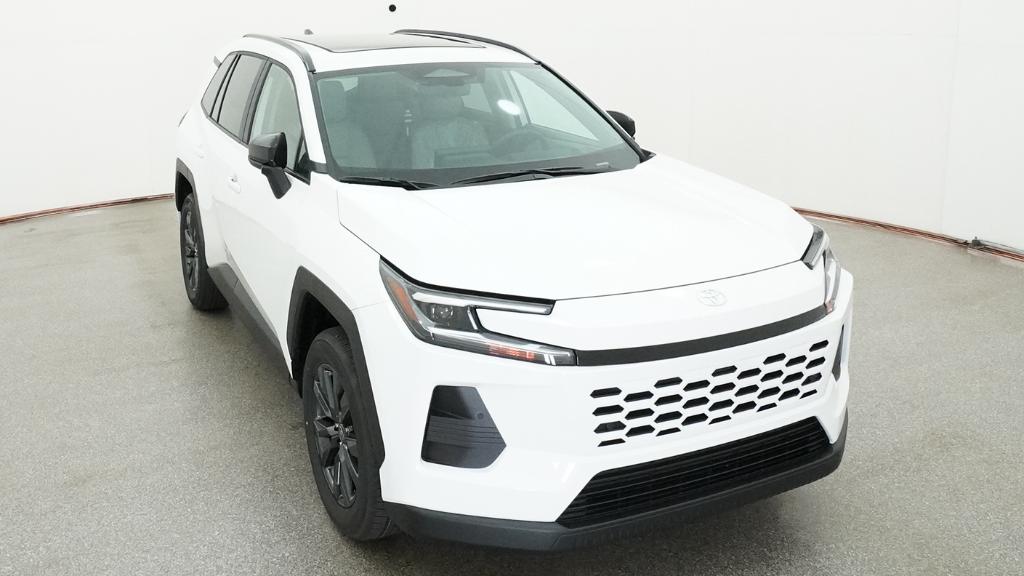 New 2026 Ice Cap Toyota XLE Premium image 5
