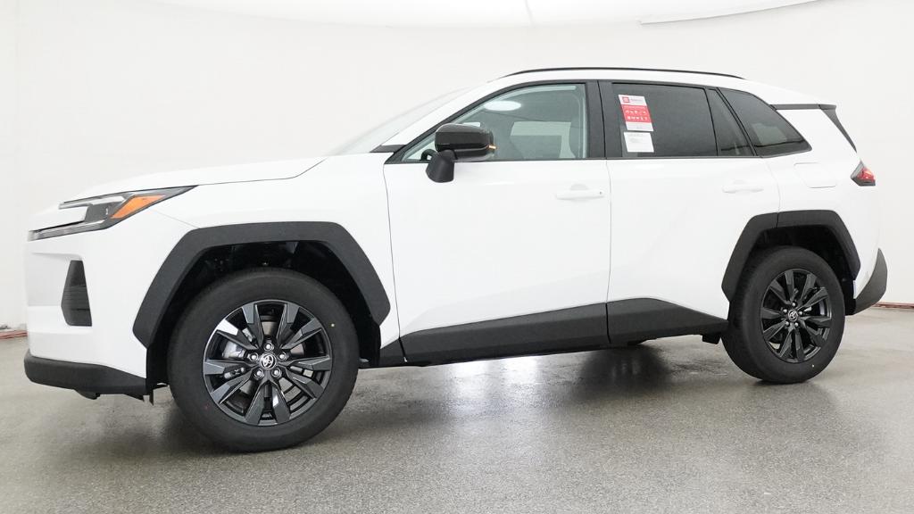 New 2026 Ice Cap Toyota XLE Premium image 10