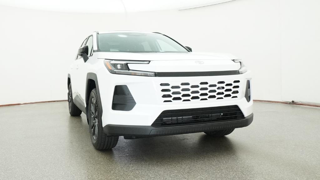 New 2026 Ice Cap Toyota XLE Premium image 9