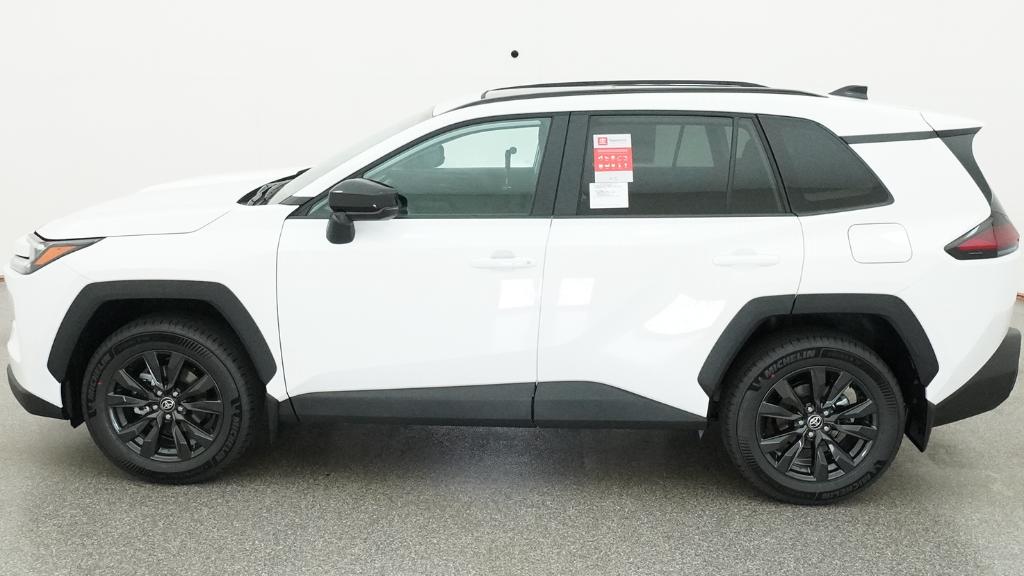 New 2026 Ice Cap Toyota XLE Premium image 17