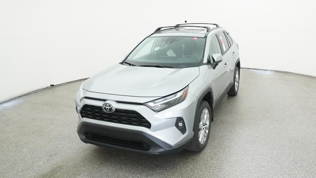 2025 Toyota RAV4 XLE Premium photo 5