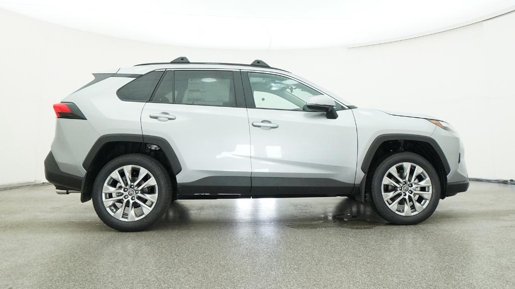 2025 Toyota RAV4 XLE Premium photo 26