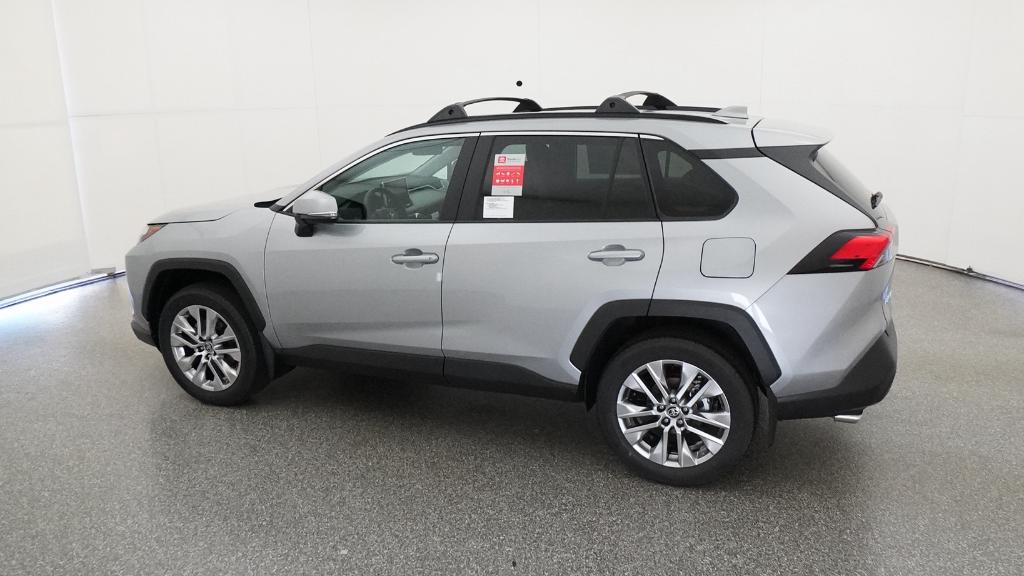 2025 Toyota RAV4 XLE Premium photo 4