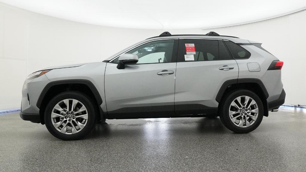 2025 Toyota RAV4 XLE Premium photo 3