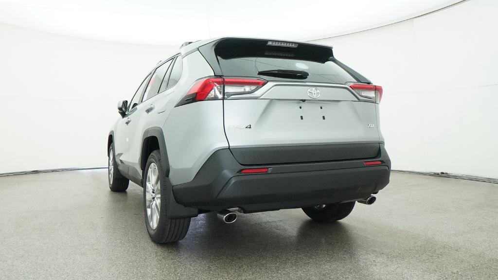2025 Toyota RAV4 XLE Premium photo 15