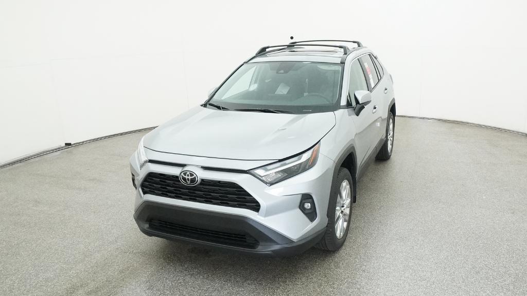 2025 Toyota RAV4 XLE Premium photo 5